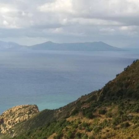 Dimora Tra Cielo E Mare A Gioiosa Marea 焦约萨马雷阿 外观 照片