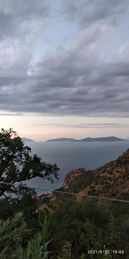 Dimora Tra Cielo E Mare A Gioiosa Marea 焦约萨马雷阿 外观 照片